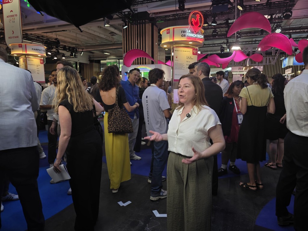 Alexandra Bonnet de QARA PULSE sur scène à VivaTech 2026